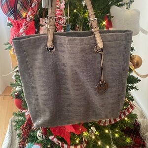 MK Hobo gray bag in great condition. CLEAN inside